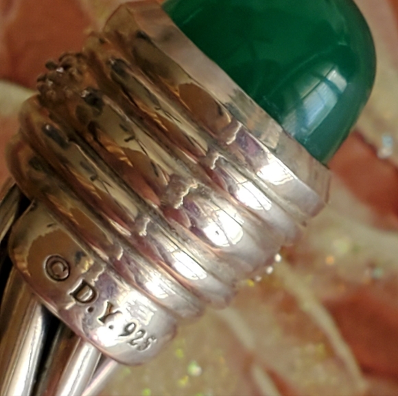 David Yurman 10MM Elegant Silver and Green Onyx Cable Cuff with Diamonds. - Picture 4 of 4